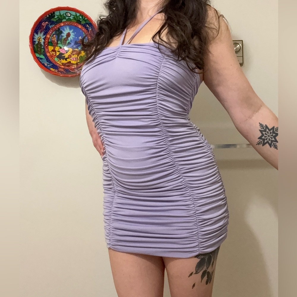 Elegant Lavender Ruched Halter Dress - Picture 4 of 7
